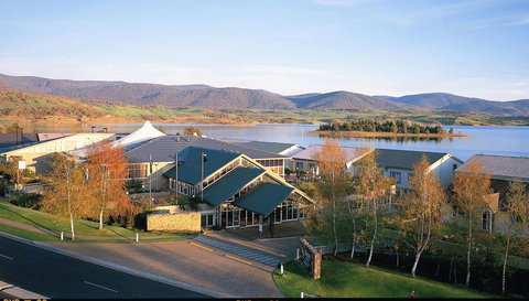 Horizons 115 - Lake Jindabyne Waterfront - Yamba Accommodation 2