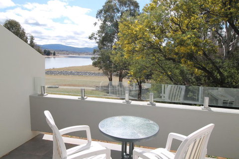 Horizons 115 - Lake Jindabyne Waterfront - Yamba Accommodation 0