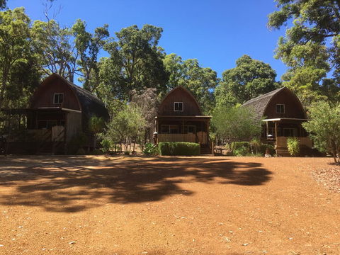 Jarrah Glen Cabins - Yamba Accommodation 0
