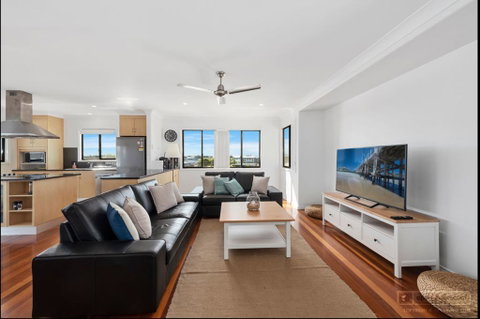Jetty Escape - Yamba Accommodation 0