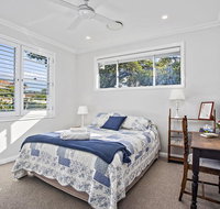 Jetty Splendour Guest Bedroom with Bathroom en-suite B'nB - Yamba Accommodation