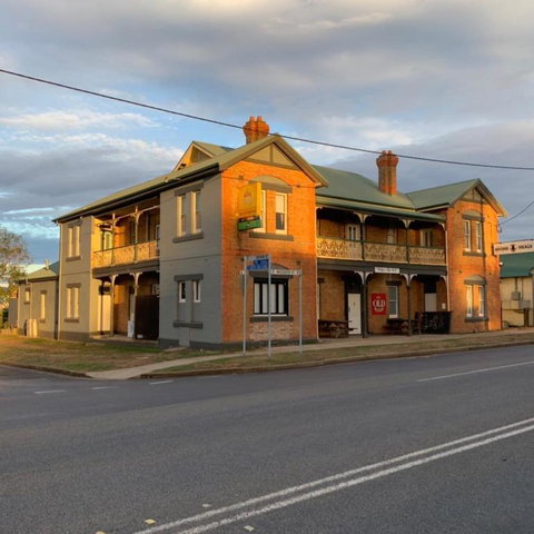 Kellys Top Pub - Yamba Accommodation 3