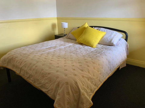 Kellys Top Pub - Yamba Accommodation 2