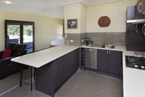 Kickenback Studio - Contemporary Accommodation In The Heart Of Crackenback - Yamba Accommodation 3