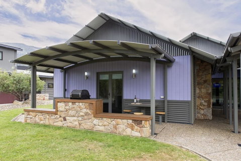 Kickenback Studio - Contemporary Accommodation In The Heart Of Crackenback - Yamba Accommodation 0