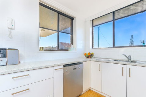 Kingsway #3 Ocean View - Yamba Accommodation 3