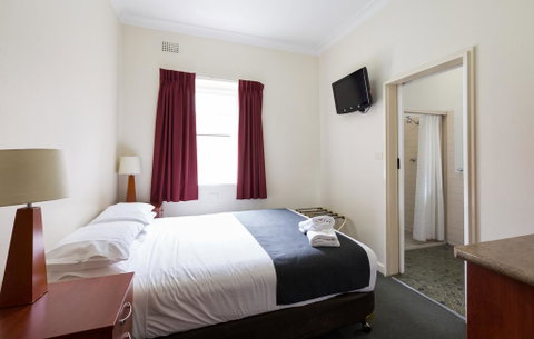 Knickerbocker Hotel - Yamba Accommodation 0