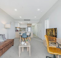 KOZYGURU PARRAMATTA CBD LUXURY 2 BED APT  FREE PARKING NPA011