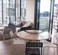 KOZYGURU SOUTH BRISBANE CITY VIEW 2 BED APT FREE PARKING QSB027-708 - Yamba Accommodation