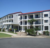 L'Amor Holiday Apartments - Yamba Accommodation