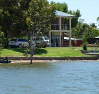 Lake Boga Waterfront Holiday House - Yamba Accommodation