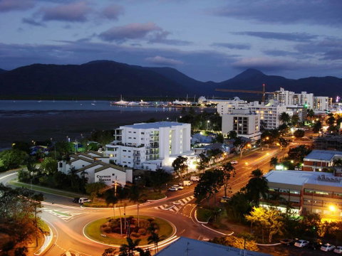 Lake Central Cairns - Yamba Accommodation 2