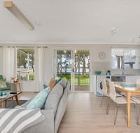 Lake Front Home - Relax  Unwind - Yamba Accommodation