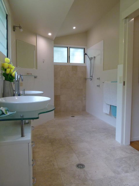 Lake Russell Lakeside Retreat - Yamba Accommodation 3