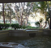 Lake Russell Lakeside Retreat - Yamba Accommodation
