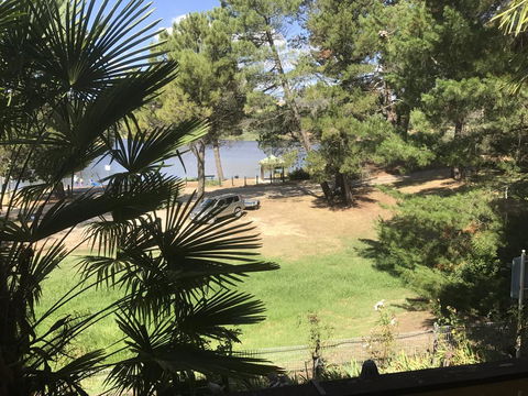 Lakeside Chalet & Studio - Yamba Accommodation 1