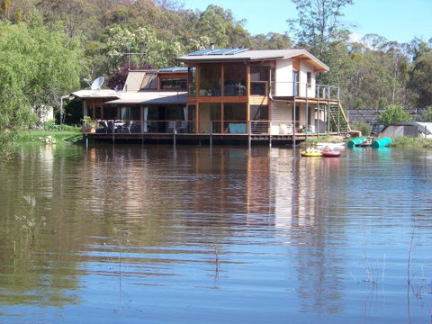 Lakeside Lodge Armidale - Yamba Accommodation 0