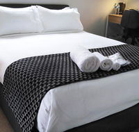 Lakeside Retreat  Business - Yamba Accommodation