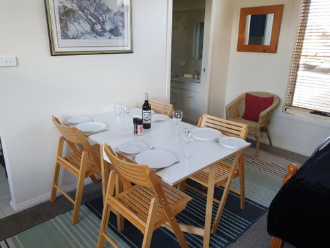 Lakeside Studio - Yamba Accommodation 1