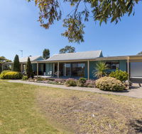 Lakeview - Waterviews on Newlands Arm - Yamba Accommodation