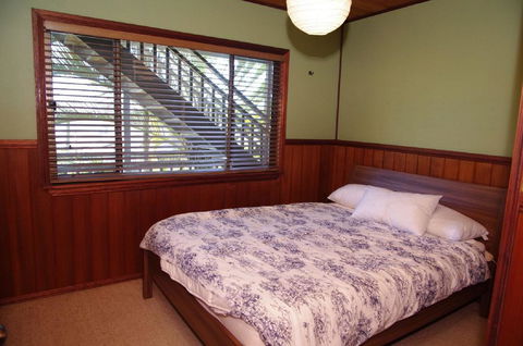 LaMaison De Shines, 13 Dulconghi Street - Yamba Accommodation 3