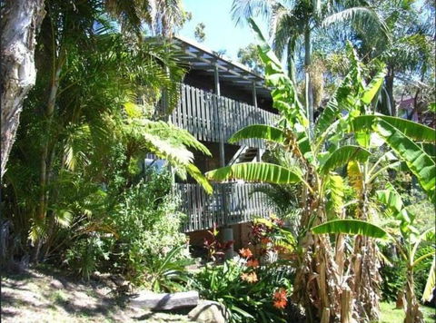 LaMaison De Shines, 13 Dulconghi Street - Yamba Accommodation 1
