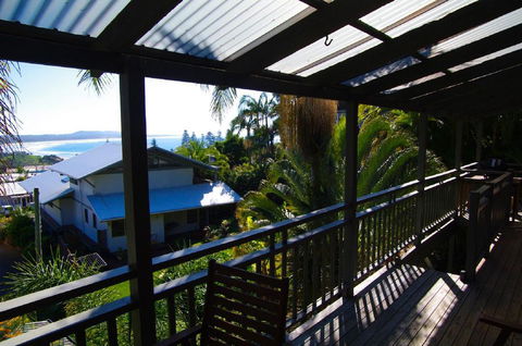 LaMaison De Shines, 13 Dulconghi Street - Yamba Accommodation 2