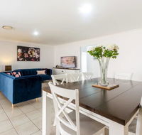 Large Executive and Family Home - Flinders View - Yamba Accommodation