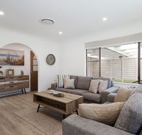 Le Maison 77 Horace St - stunning house with ducted air WIFI and Linen provided - Yamba Accommodation