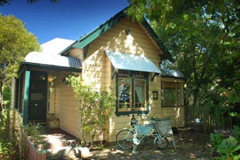 Leura Lady - Yamba Accommodation 0