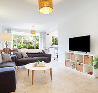 Light and airy garden apartment steps from surf - Yamba Accommodation