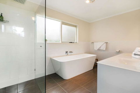 Lighthouse Cottage - Yamba Accommodation 0