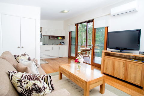 Lilypad Luxury Cabins - Yamba Accommodation 0