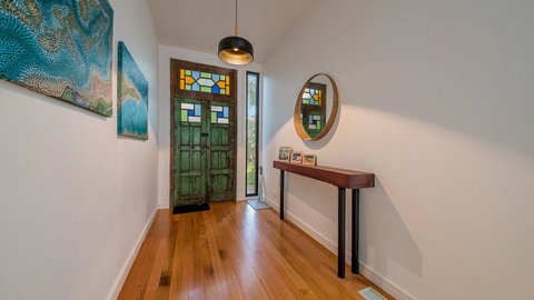 LUXURY BY THE SEA - CLOSE TO THE BEACH - Yamba Accommodation 1