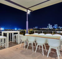 Luxury Darwin City Lights Jacuzzi Central Location Large House New Furnishings - Yamba Accommodation