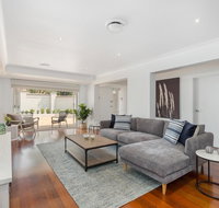 Luxury Family-size Home in Smart Beachside Suburb - Yamba Accommodation