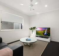 Luxury Home close to Sleemans QE2 Hospital  Griffith Uni - Yamba Accommodation