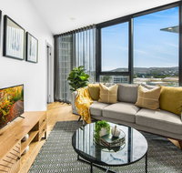 Luxury Inner-city Pad with Pool Gym and Sauna - Yamba Accommodation