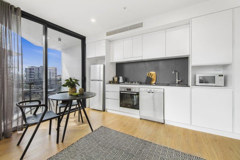 Luxury Inner-city Pad With Pool, Gym And Sauna - Yamba Accommodation 1