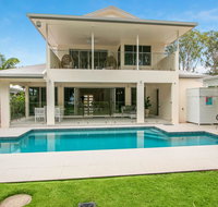 Luxury Living on the Beachfront - Yamba Accommodation