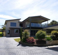 Luxury Near Old Pier Beach - Yamba Accommodation