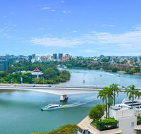 Luxury River City Views with Pool Gym Cafe WiFi Hospital - Yamba Accommodation