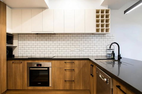 Luxury Spacious 2 Bedroom Fitzroy Apartment - Yamba Accommodation 1