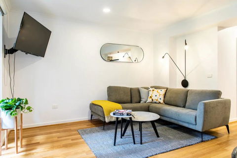 Luxury Spacious 2 Bedroom Fitzroy Apartment - Yamba Accommodation 0