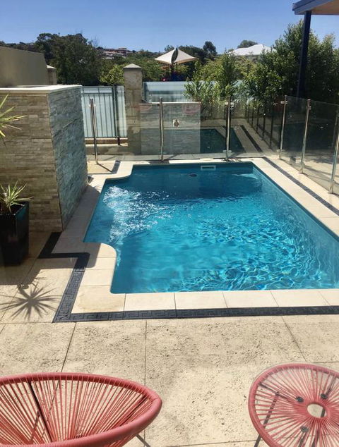 LUXURY VILLA W POOL & SPAS - Yamba Accommodation 3