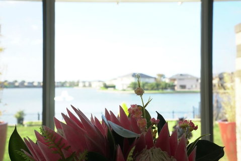 Luxury Waterfront Villa In Sanctuary Lakes - Yamba Accommodation 3