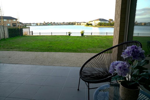 Luxury Waterfront Villa In Sanctuary Lakes - Yamba Accommodation 1