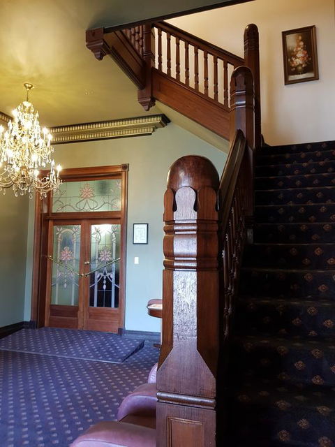 Madden's Commercial Hotel - Yamba Accommodation 3