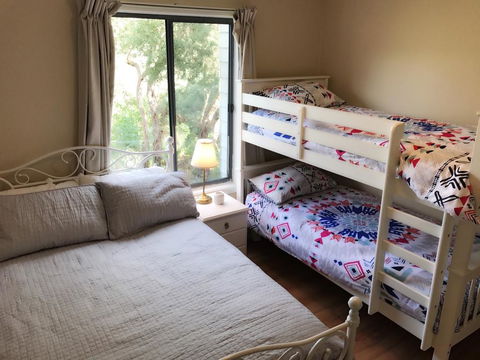 Magic Beach Cottage - Yamba Accommodation 2