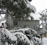 Magpies Nest - Yamba Accommodation